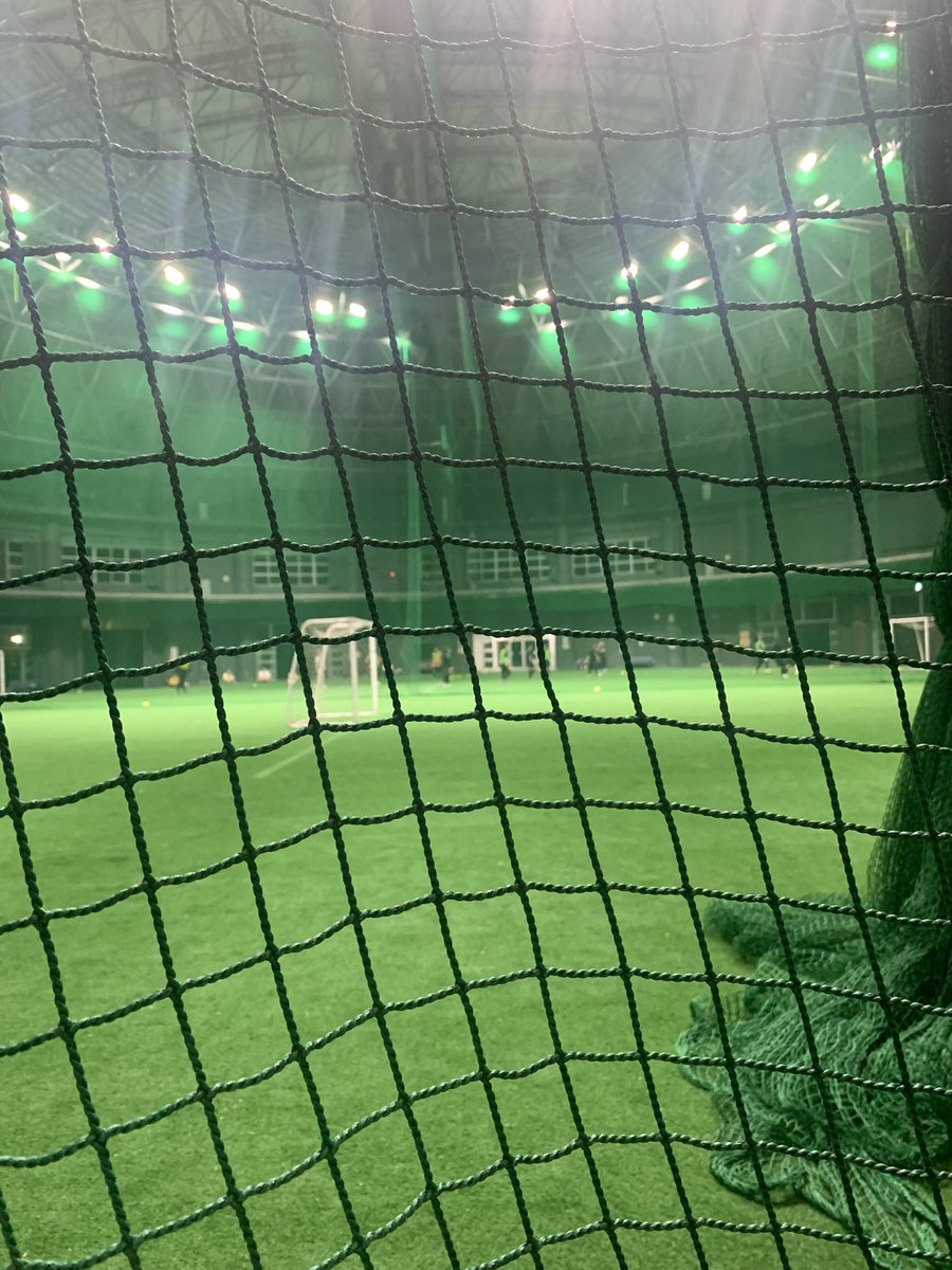 実家近くの公園を散歩中
沖縄はフットサル盛んなのかな？⚽️