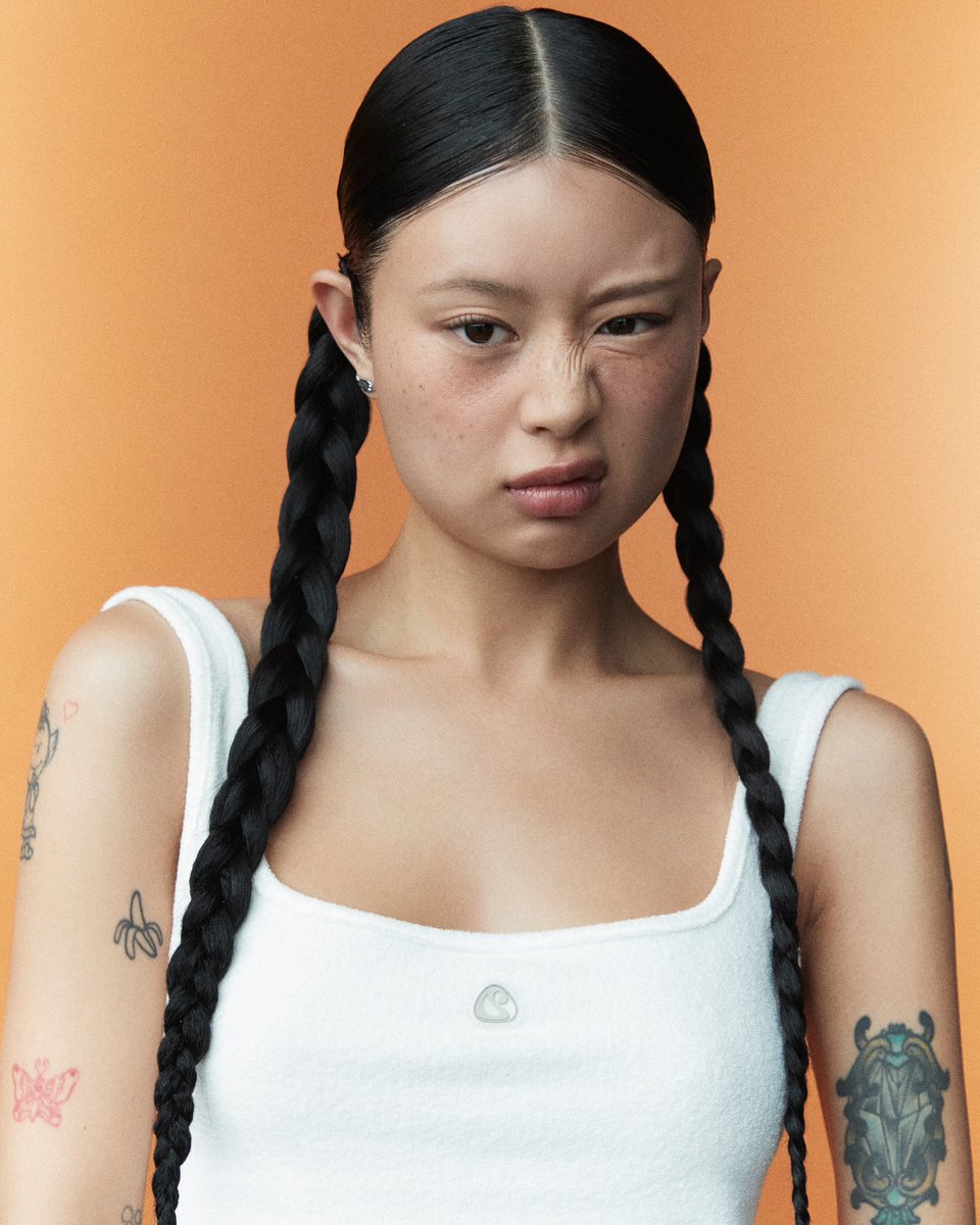 DazedKorea's tweet photo. Seo Jisu

모델, 유튜버, 브랜드 대표, 인스타그램 속 내가 저장한 귀여운 셀피의 주인공. 

She could be a model, Youtuber, CEO, the girl you saved for inspo on Pinterest.
 
#서지수 #딕더데이즈드 #DigtheDazed

더 많은 콘텐츠는 <데이즈드> 7월호와 디지털에서 확인하세요. https://t.co/tP8u3yiWgs