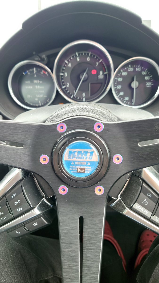 やっとこ交換しました♪

ついでにウイングもダックテールからマツスピに戻し🗿