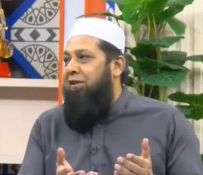 ईन्जमाम सही है
रीवर्स स्वींग के अलावा मेच फिक्सिंग और बोल टेम्परींग की शुरुआत करने वालो को नही सिखाना चाहिए।
<a href="/aajtak/">AajTak</a>
<a href="/wasimakramlive/">Wasim Akram</a>
<a href="/ImRo45/">Rohit Sharma</a>