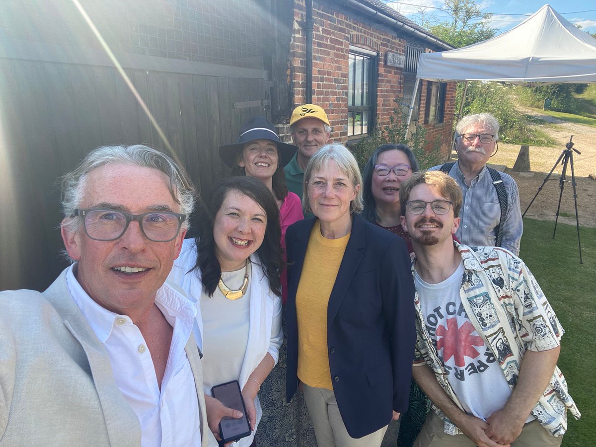 🚨 LESS THAN A WEEK TO GO! 🚨

I just wanted to say a big thank you to the team helping on the doorstep and to all the lovely people of South West Hertfordshire for having chats with us too. 🤝

Help us create change for your community. Vote Sally Symington for change! 🔶 🗳️