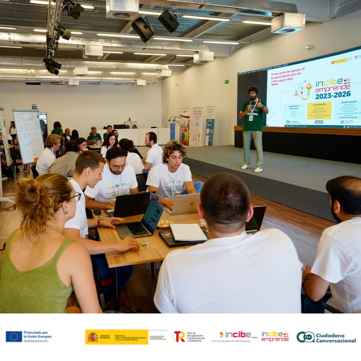 CConversacional's tweet photo. 🚀 ¡En pleno Hackathon “Soluciones WhatsApp en Smart Cities”! 🌟 30 participantes desarrollan sus ideas en @Inn_Somnia
Agradecer a @GeeksHubs con la dinamización y a nuestro patrocinador @Catedra_CBCUV

👉👉 Iniciativa dentro del programa de @IncibeEmprende https://t.co/LjSJQ1658A