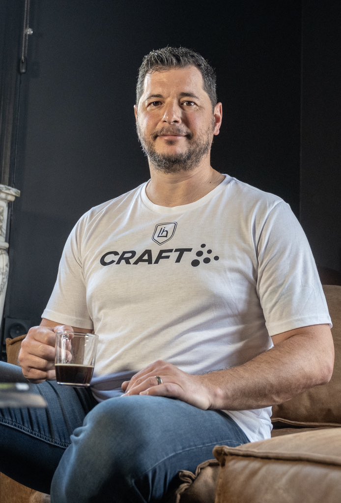 💬✍️ Alberto Entrerrios : « Ce qui me plaît énormément, c’est de ressentir la confiance des dirigeants. »

Découvrez son interview ⏩️ bit.ly/3VJfU3Q