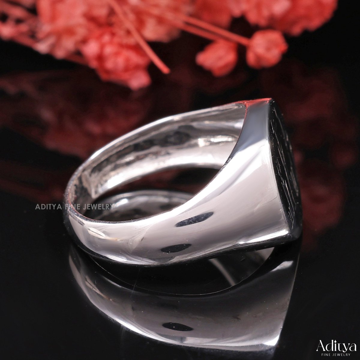 AdityaFineJewel's tweet image. Family Initials Ring, Signet Ring Men, Custom Engraved Signet Ring, Initial Signet Ring, Personalized Gold Ring, Gift for Parents, Jewelry etsy.me/3RPMIqJ via @Etsy 

#signetring
#ringformen
#hammeredjewelry
#personalizedjewelry
#chunkymensring
#plainbandring