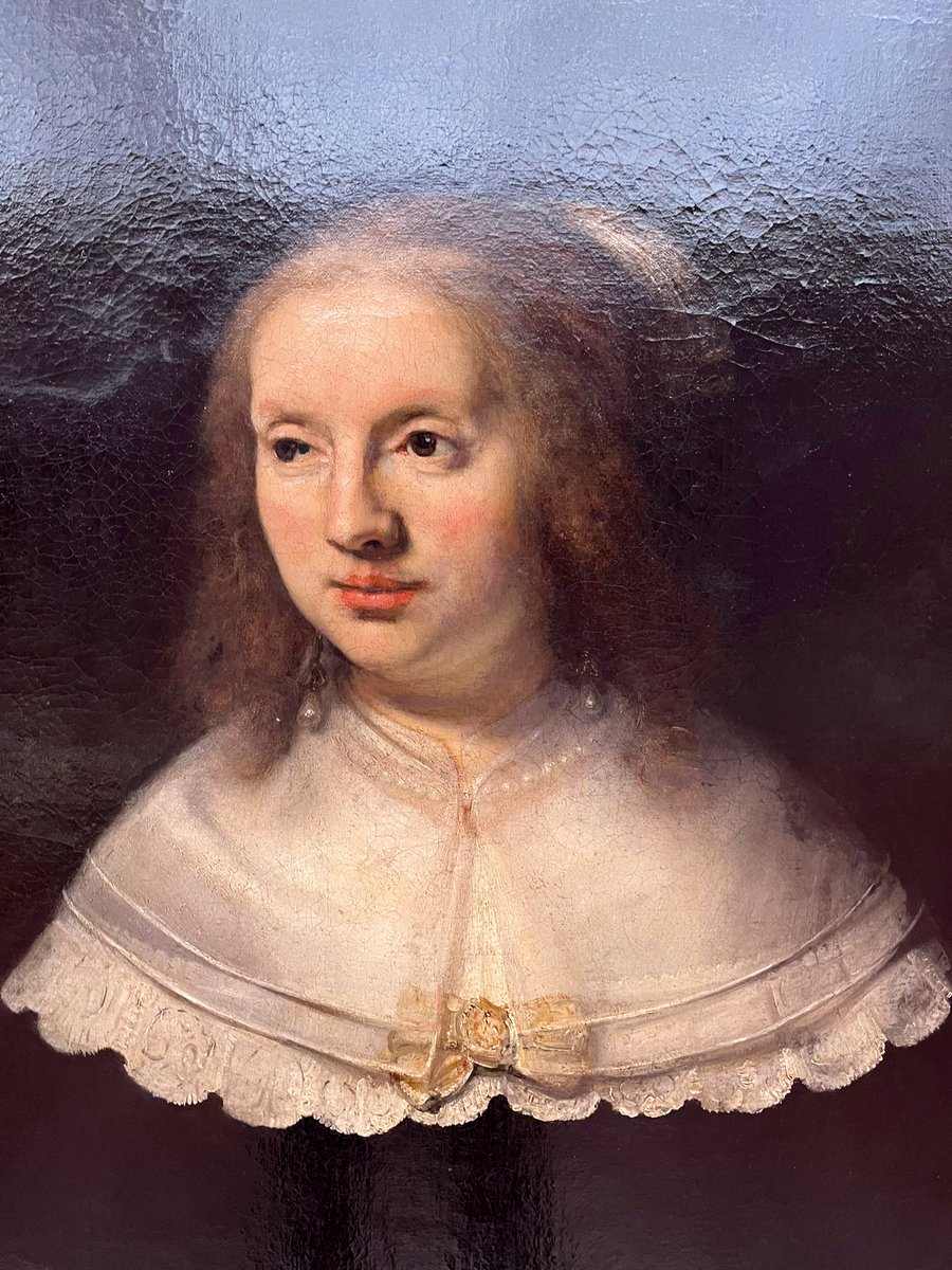 Dujo070's tweet photo. Tussen de oude meesters hangt op dit moment in de National Gallery te Boekarest werk van de Nederlandse fotografe Daniëlle van #Zadelhoff https://t.co/AXGkLeoThf