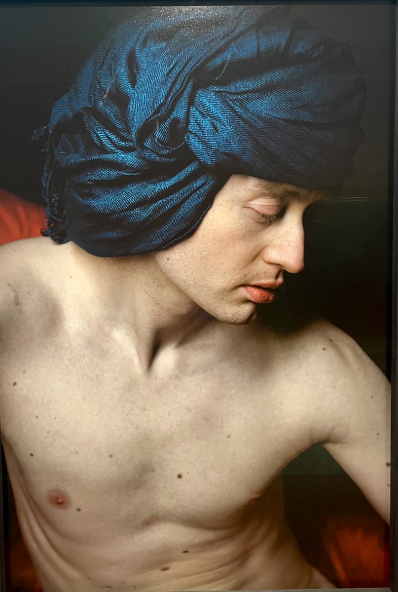 Dujo070's tweet photo. Tussen de oude meesters hangt op dit moment in de National Gallery te Boekarest werk van de Nederlandse fotografe Daniëlle van #Zadelhoff https://t.co/AXGkLeoThf
