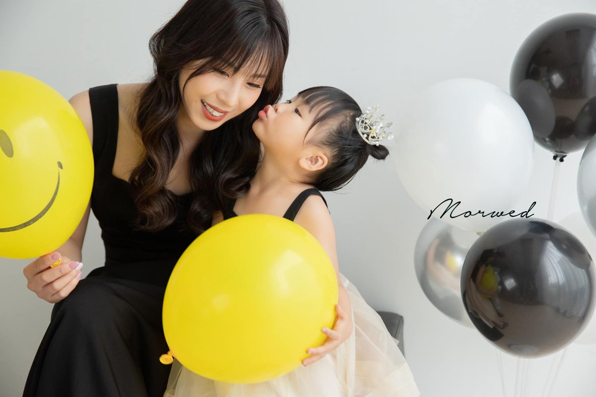 deamorwedding's tweet photo. 做你自己，讓攝影師捕捉魔法發生的時刻！

via https://t.co/05bKpGXEMI 
#親子寫真 #台中婚紗 #mor婚紗 #莫式婚紗 #婚紗攝影師 #婚紗照 #婚紗工作室 #婚紗禮服 #台灣婚紗首選 #時尚婚紗 #portrait #藝術寫真 #閨蜜婚紗 #wedding #韓式婚紗 #美式婚紗 #黑白婚紗照 https://t.co/HuU4FYIwAW
