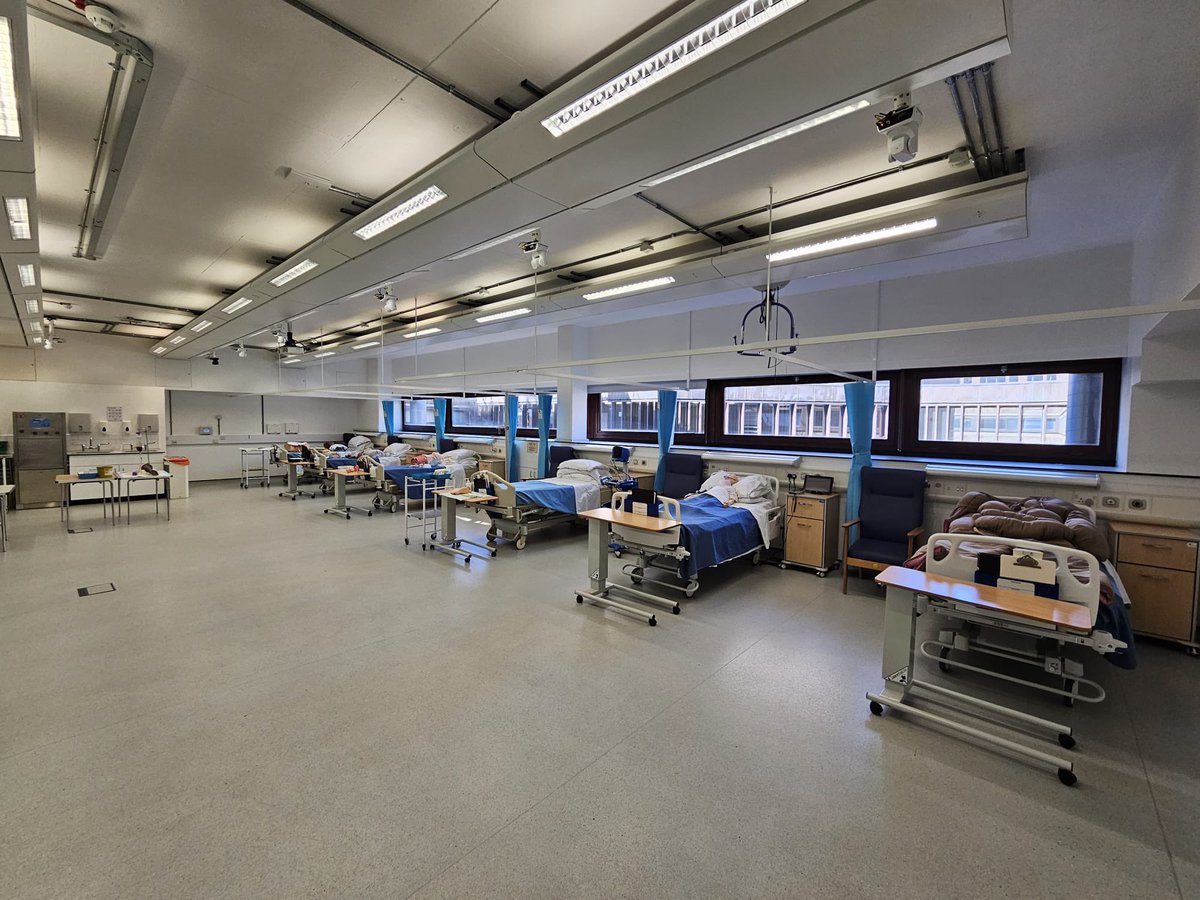 leeszla's tweet photo. @CityUniLondon #undergraduate open day today! Tech team working hard to showcase what the Skills Centre has to offer
#CitySkillsCentre #CityUni #MyCityUni #StudyLondon #ClinicalSkills #Midwifery #Nursing #Ophthalmology #Psychology #Law #Radiography #Education #CityStGeorges https://t.co/3X6tI1LguN