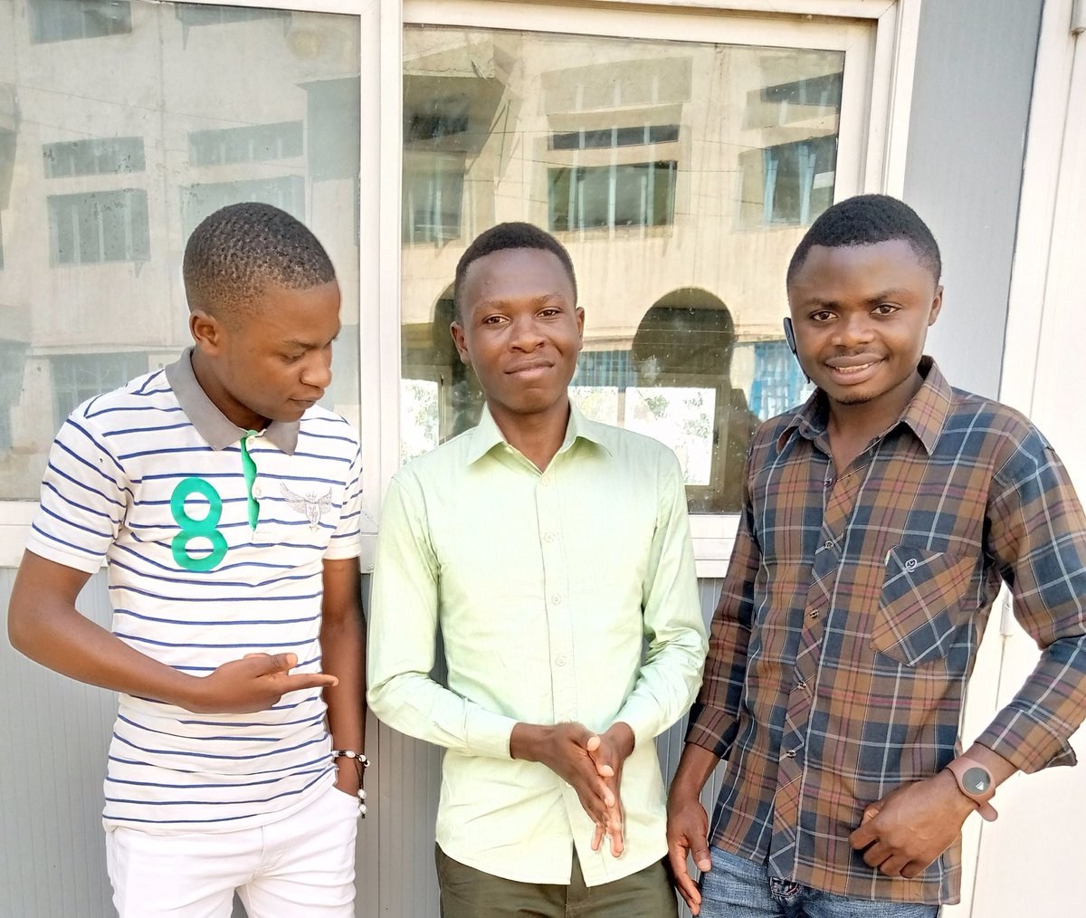 DieuveutMap's tweet photo. Le 30 Juin serait une dans de réjouissance grandiose partout en République Démocratique du Congo 🇨🇩
Mais est-ce que la situation que nous vivons nous le permette ⁉️
Une question à laquelle les jeunes devraient s'assoir et réfléchir à leur avenir,... https://t.co/dUIfm3sZPI