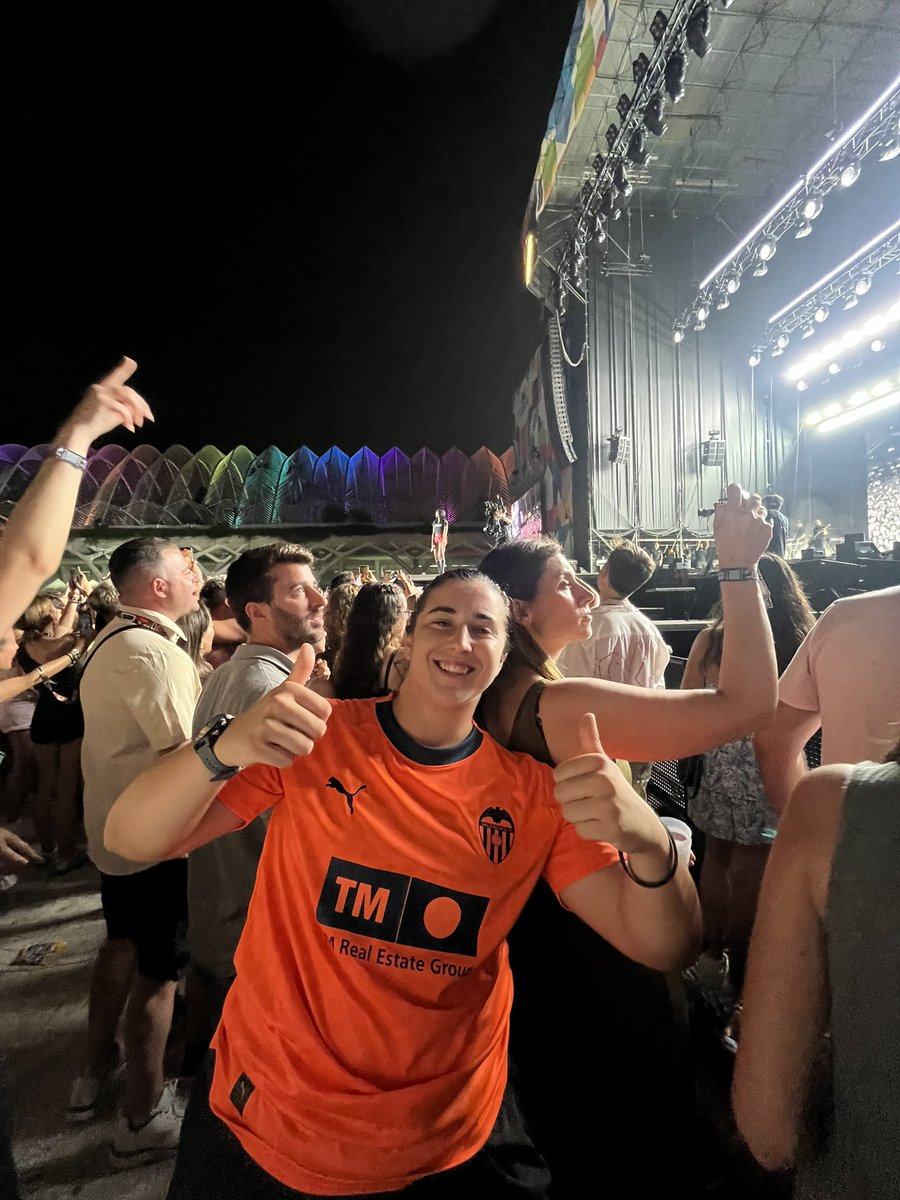 marquez187's tweet photo. @Aitanax Le pedí una foto y no le di a grabar. Gran trabajo por mi parte 👍🏽👍🏽 https://t.co/im7xyZanud