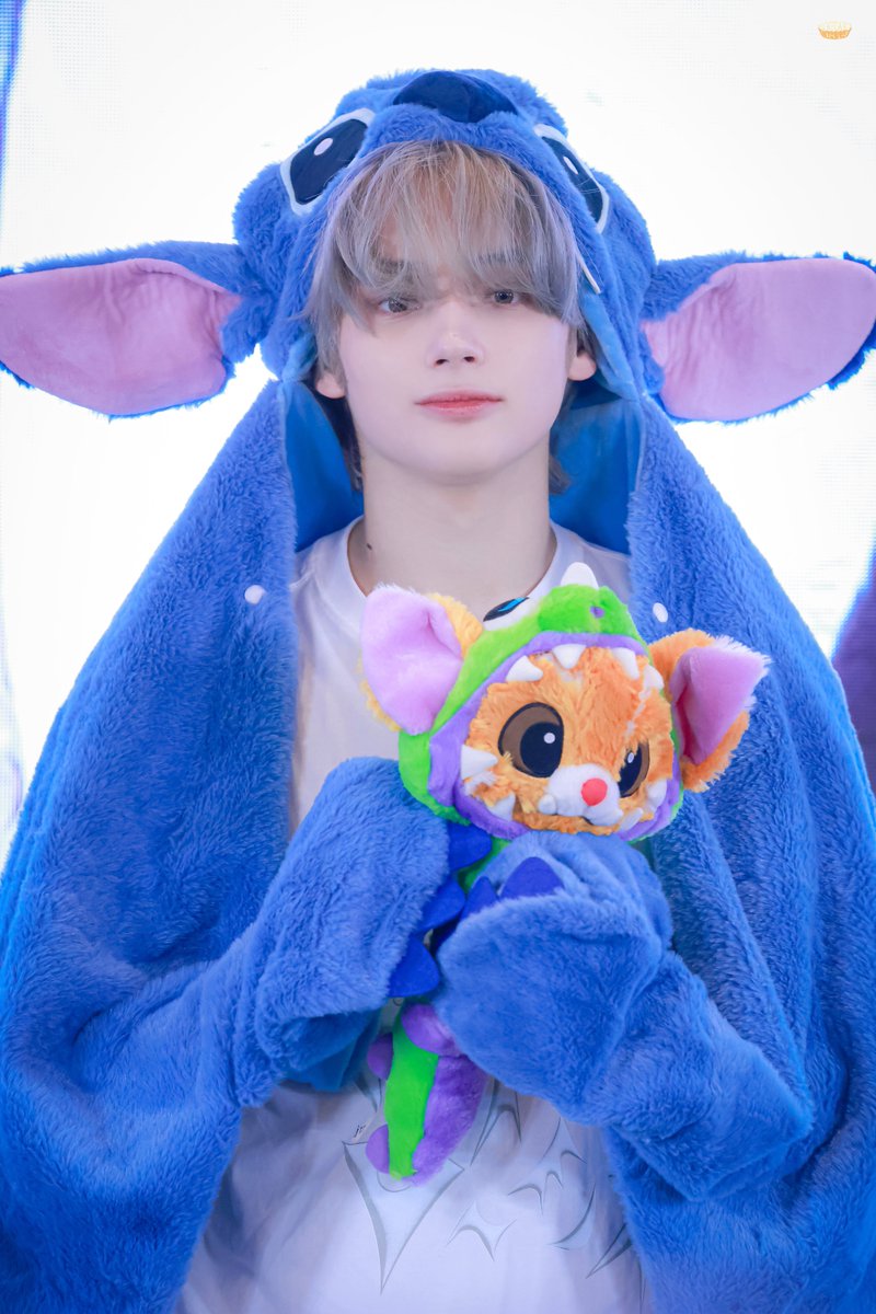 Eggtart0814's tweet image. 240629 이즈위

닝티치 짱 귀여워🫳🏼🫳🏼🫳🏼

#휴닝카이   #HUENINGKAI   
#투모로우바이투게더   #TXT 
#TOMORROW_X_TOGETHER