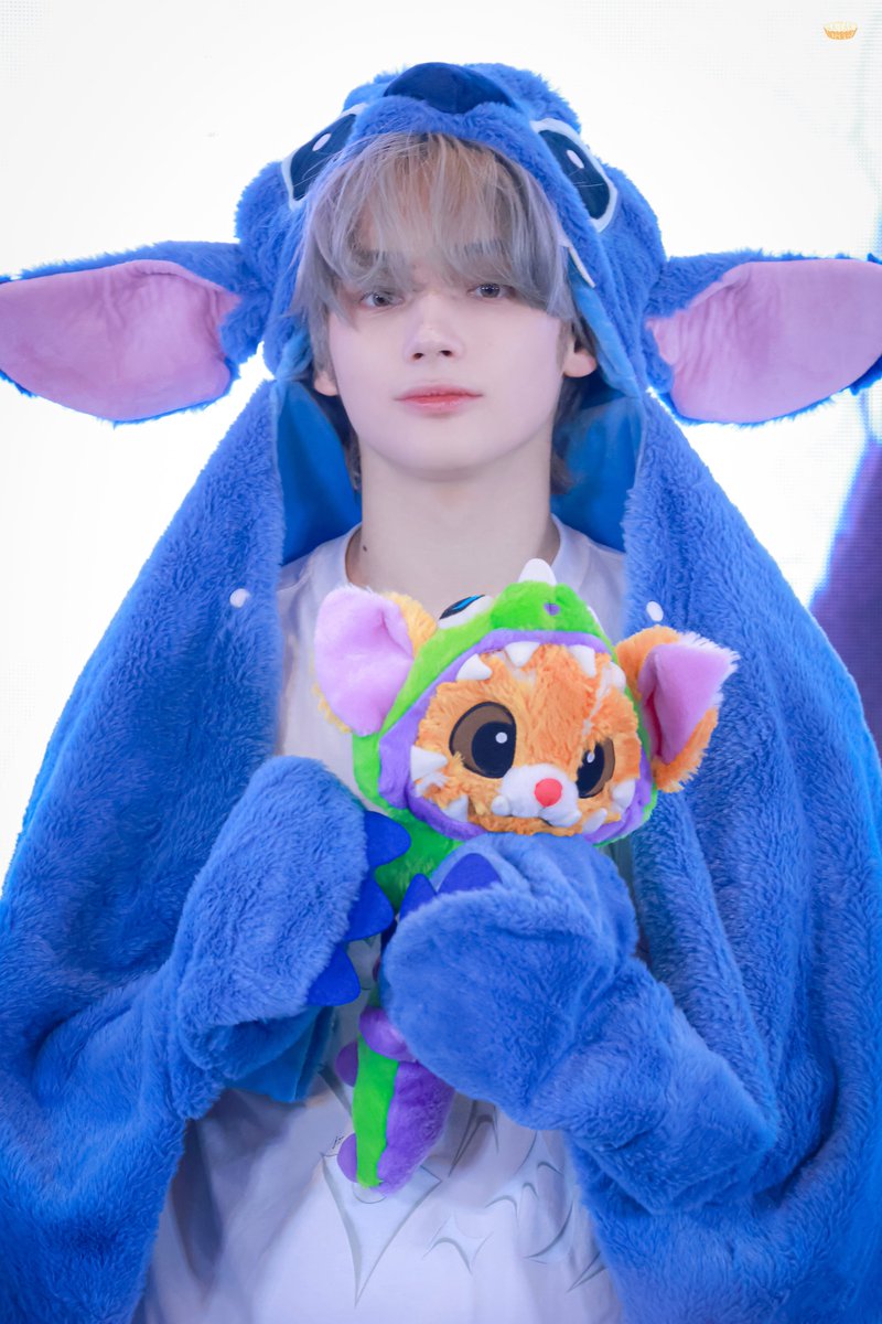 Eggtart0814's tweet image. 240629 이즈위

닝티치 짱 귀여워🫳🏼🫳🏼🫳🏼

#휴닝카이   #HUENINGKAI   
#투모로우바이투게더   #TXT 
#TOMORROW_X_TOGETHER