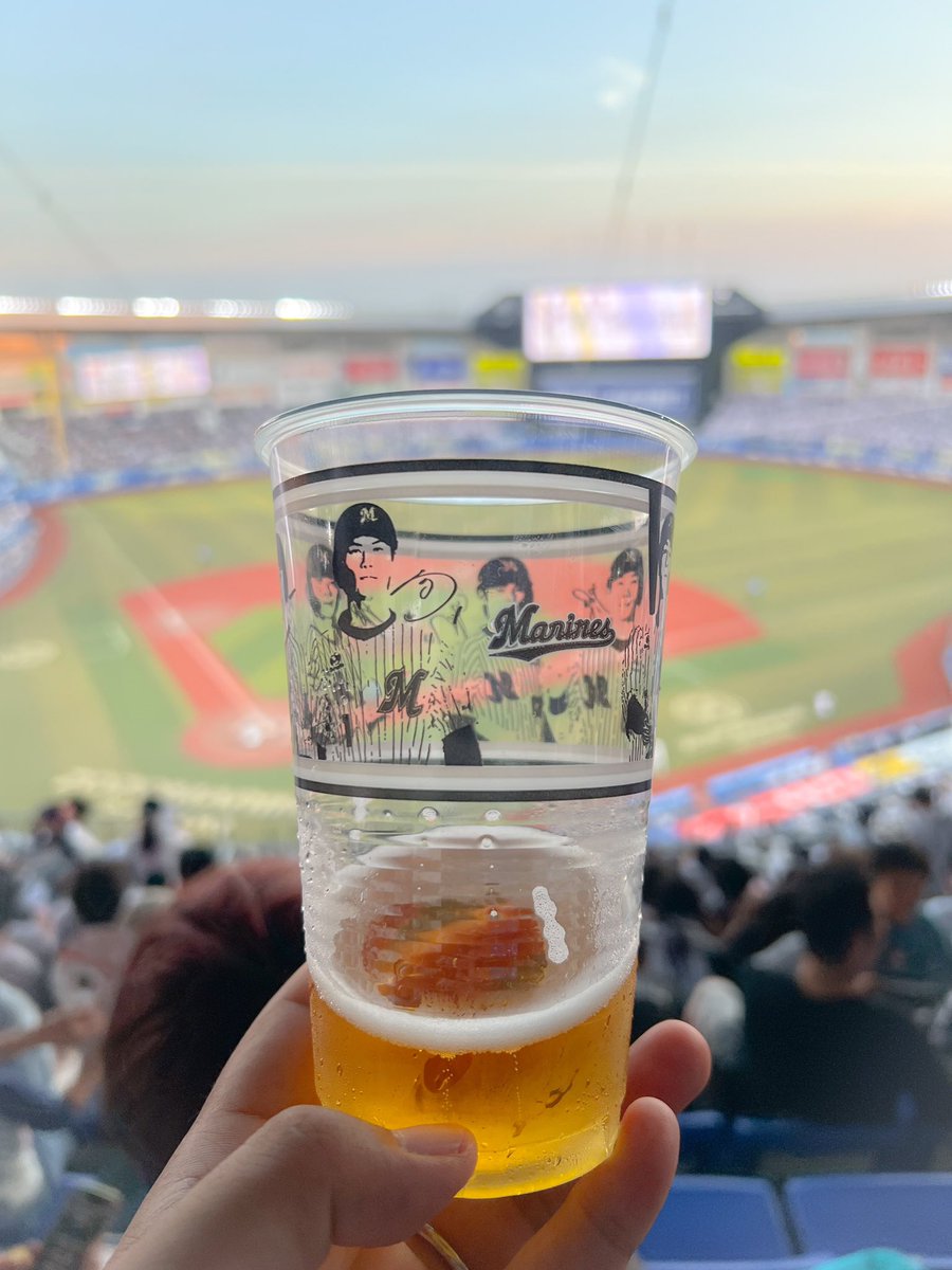 今日は保護者面談からのZOZOマリンスタジアムでやきう観戦。海風が心地よい…