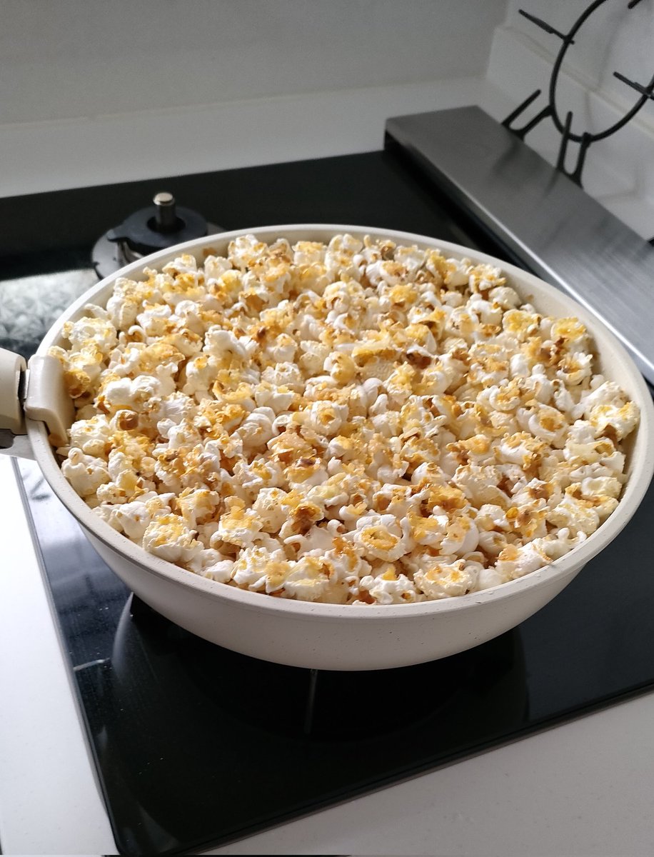 okkeiji's tweet photo. 今日のオヤツはポップコーン🍿 https://t.co/rHD5OXUSaO