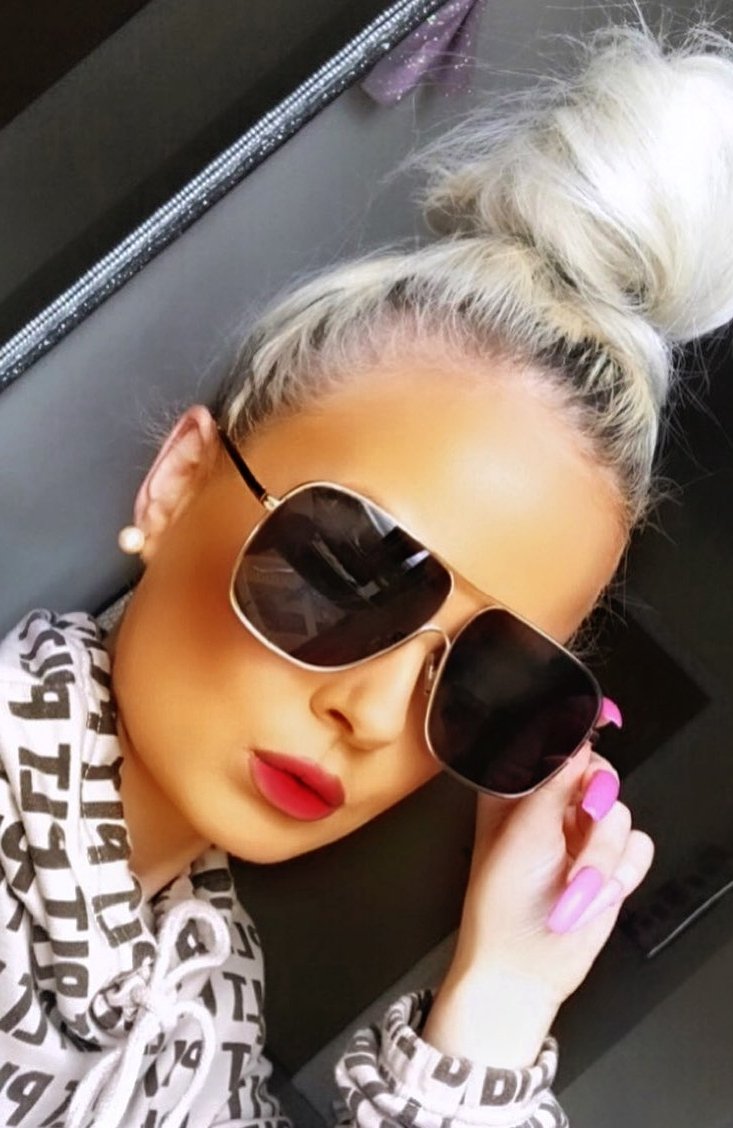 Morning my darlings my last day as a 21 year old fuck slut I'm proud to be what I am just a 3 holes piece of meat for men to use and abuse it's what I deserve and more mwah