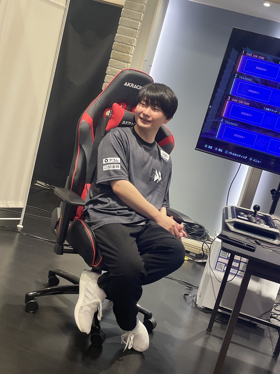 himawarichan22's tweet photo. こてつさんのいい笑顔😊りゅうきちくんもいい笑顔！#KEIOeSPORTSLAB https://t.co/r5v9Hlri75
