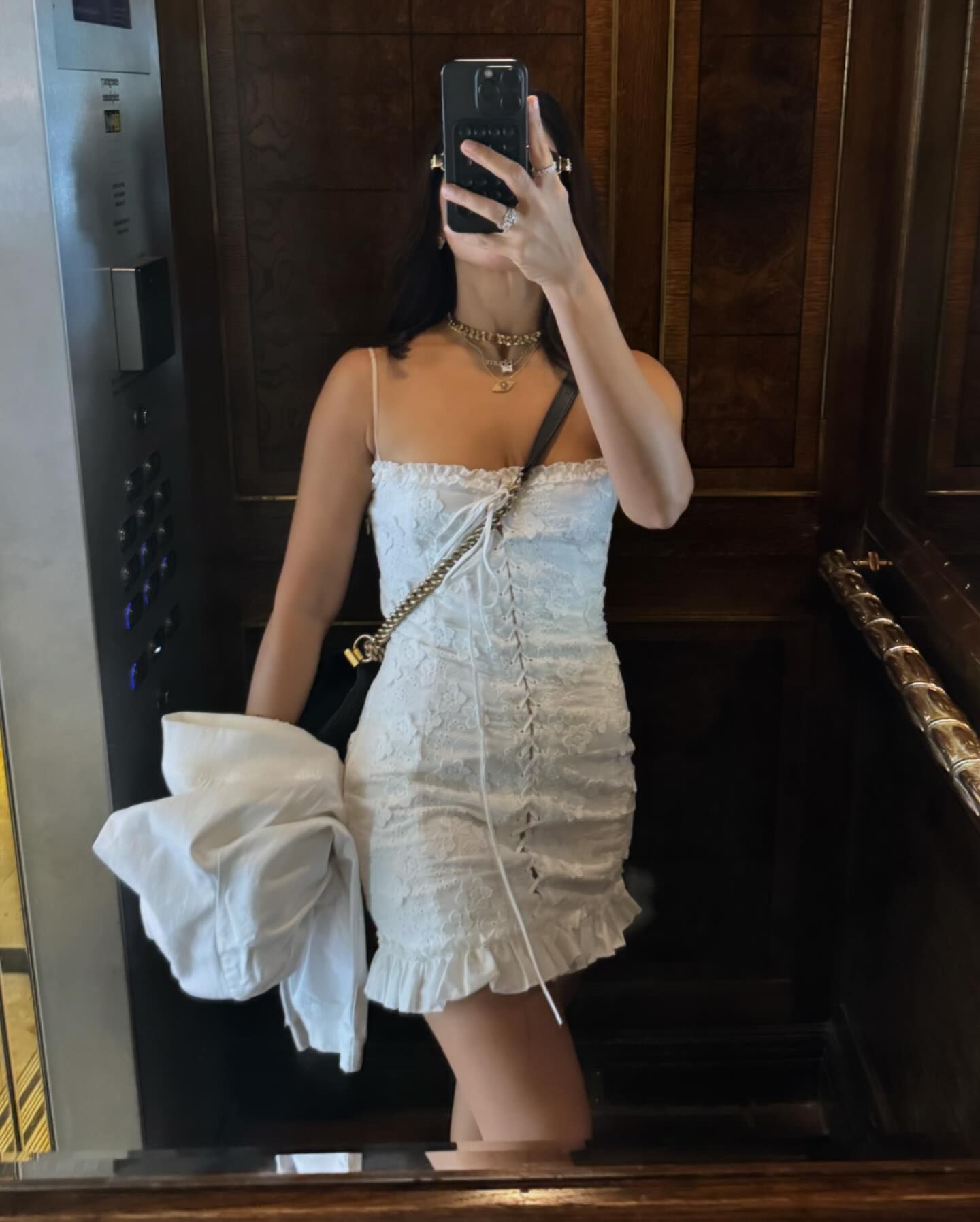 GROIO6CaYAAhhMB?format=jpg&name=large