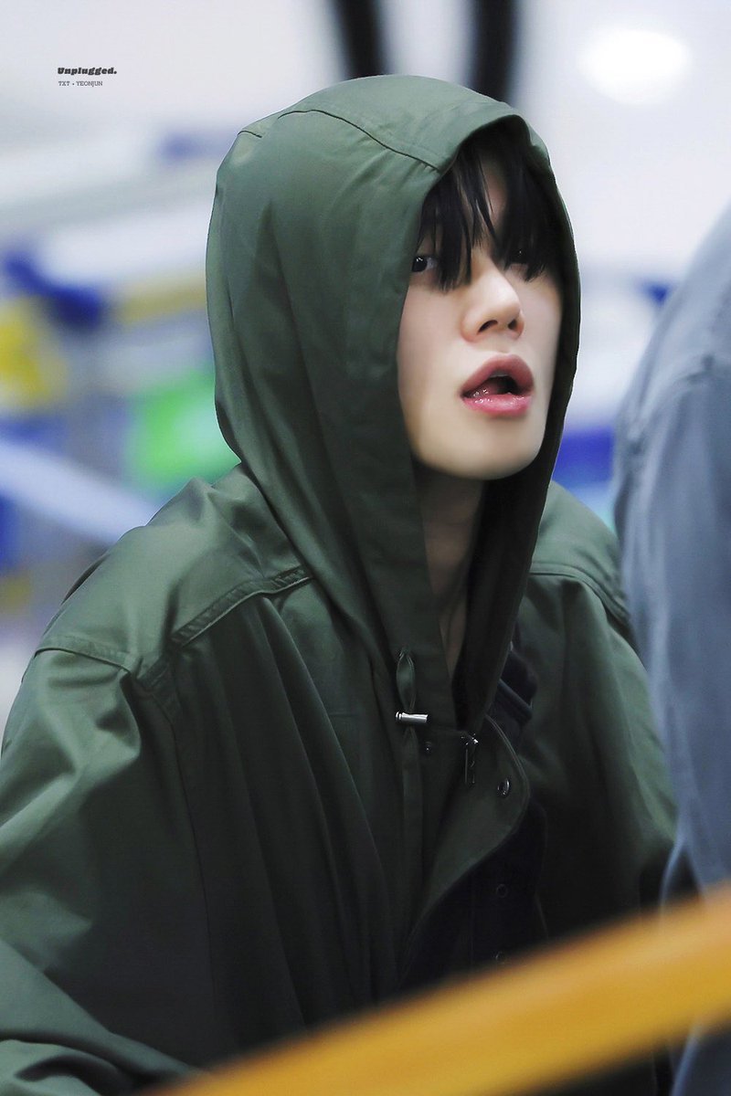 #텬준
도망수 잡으러 온 후회공 같다.

공항에서 강태혅 발견하고 혼란에 빠진 채 급히 도망치는 최엱준. 가진 돈 다 털어 구한 위조 신분이 무색하게 어딜 가든 따라붙는 저 알파가 너무 무서워.

대체 어떻게 안 거야...?!