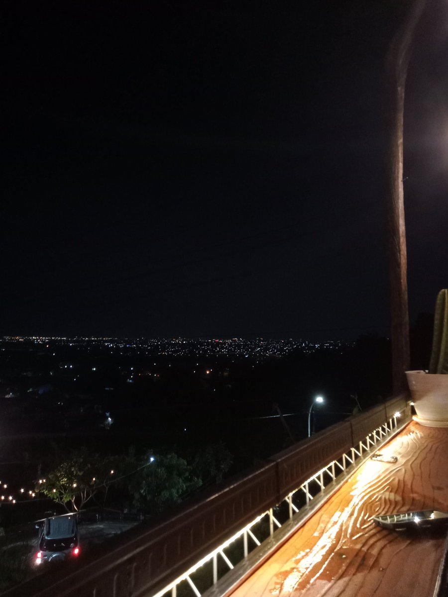 sslopyy's tweet image. semarang, aku dan city light 🌌