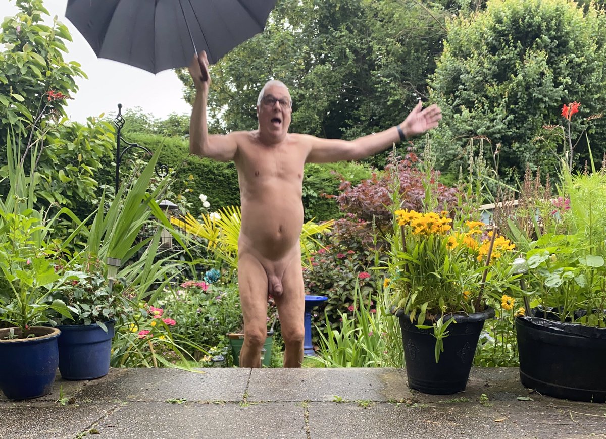 Nak4dgardener's tweet photo. Summer Saturday silliness. Another grand day in sunny Cheshire #wheressummer Alright I’m no Gene Kelly but it cheered me up 😂🤣😂 https://t.co/SZcrwZZddb