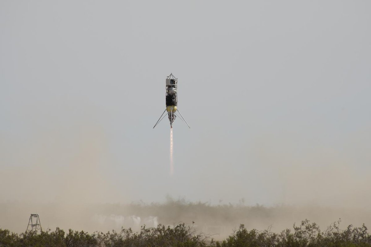 MitulTripathi's tweet photo. Which has more precise landing Spacex Falcon heavy or Masten's VTVL rocket?
#SpaceX #Trump #Falconheavy https://t.co/IrsG0cowW0