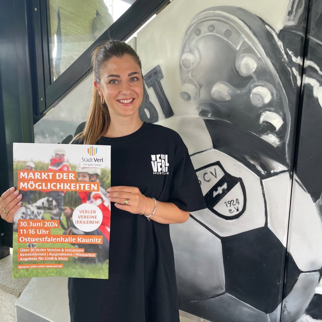 SCVerl's tweet photo. Der Sportclub hautnah! Am Sonntag sind wir ab 11 Uhr beim Markt der Möglichkeiten an der Ostwestfalenhalle in Kaunitz am Start.
Kommt vorbei, schaut euch unseren Mannschaftsbus von innen an und macht mit beim Fußball-Dart! Starke Preise warten auf euch!
#scverl #3liga #kaunitz https://t.co/qHb60muXcs