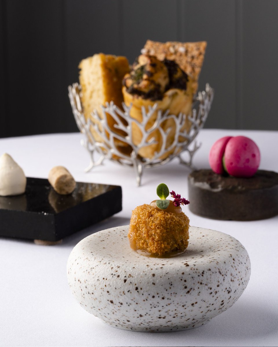 Start your dining experience with our exquisite Canapés. 

Castor, Peterborough, Cambridgeshire