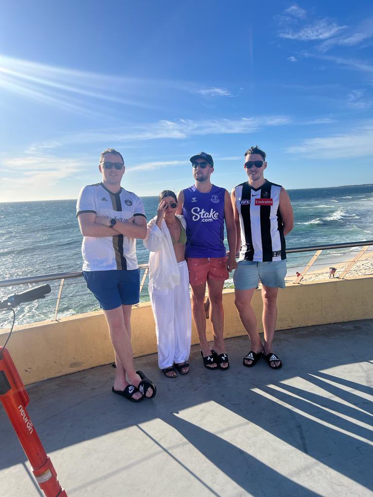 ROOSTER94kg's tweet photo. @MDrumm23 @AFL Collingwood fan sure https://t.co/1OEZZtPkf5