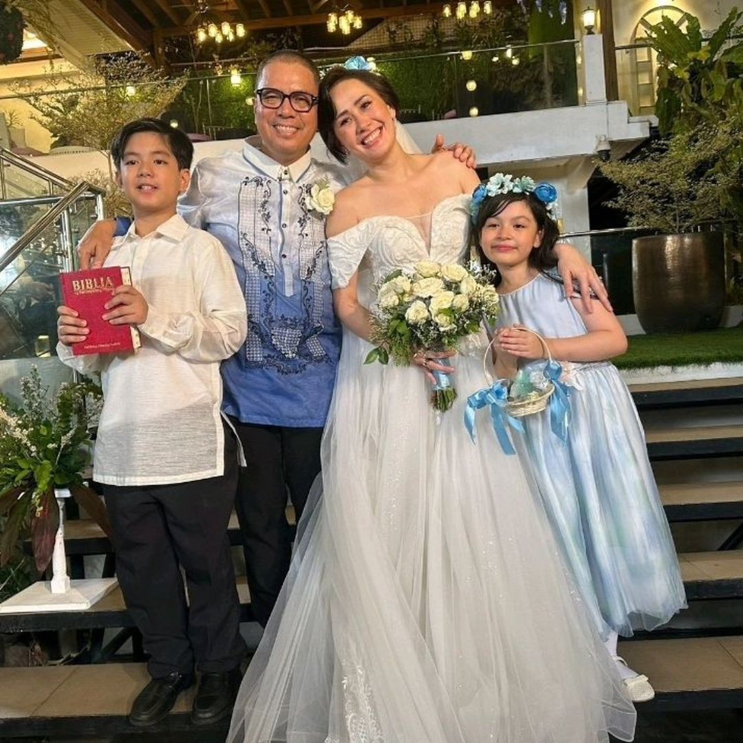 What a lovely couple! ♥

Invited kayong lahat para sa renewal ng vows nina Patrick at Janice! 😍 Kitakits mamayang 6:15 PM sa #PepitoRenewalOfVows! #BestTimeEver #PepitoManaloto