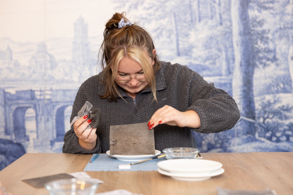 Royal Delft (@royaldelft) on Twitter photo ๐๏ธ๐ ๐ซ๐๐๐๐๐๐ ๐ฒ๐๐๐๐๐๐๐ ๐ซ๐๐๐๐ 2024! Op 29 & 30 juni bezoek je #royaldelft op het Markplein in #Delft. Kom en ontdek het beste van de keramiekwereld, ontmoet de makers en geniet van de unieke sfeer van Delft! ๐จ๐๏ธ #delftsblauw #keramiekdagendelft #uitagendadelft ๐๏ธ๐ ๐ซ๐๐๐๐๐๐ ๐ฒ๐๐๐๐๐๐๐ ๐ซ๐๐๐๐ 2024! Op 29 & 30 juni bezoek je #royaldelft op het Markplein in #Delft. Kom en ontdek het beste van de keramiekwereld, ontmoet de makers en geniet van de unieke sfeer van Delft! ๐จ๐๏ธ #delftsblauw #keramiekdagendelft #uitagendadelft