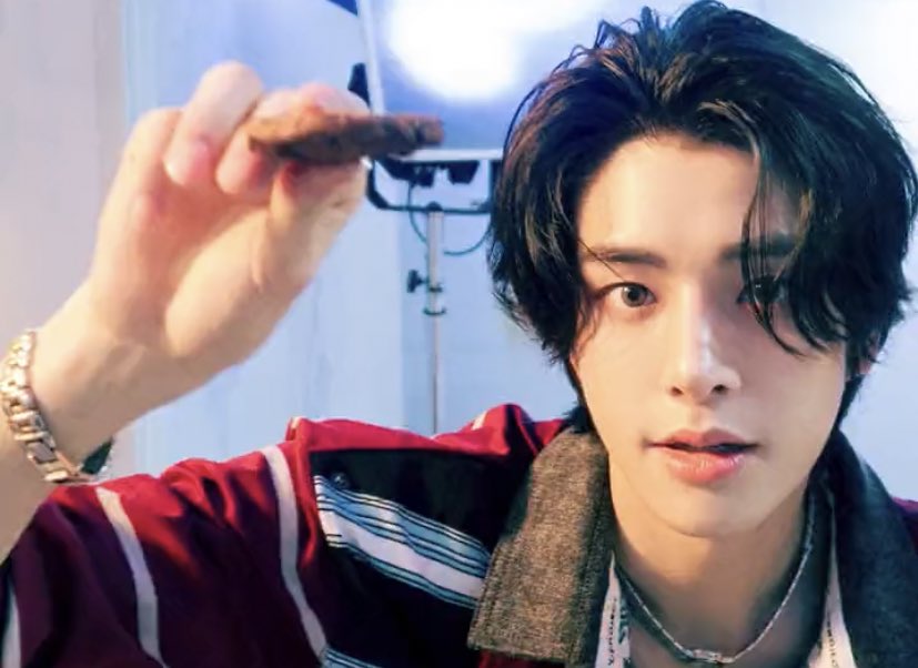 sjydaiIy's tweet image. jake is the prettiest boy ever oh my god