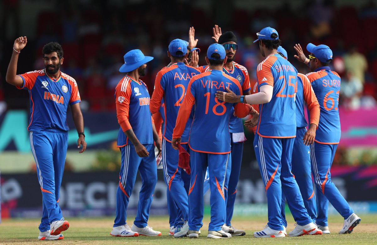 Fun88India's tweet photo. #TeamIndia play South Africa in the T20 World Cup Final today 🇮🇳🇿🇦

We’re giving away one INR 1000 Amazon voucher if India win to a follower who does the following:

✔️ Follow @Fun88India
✔️ RT this post
✔️ Comment below with how many runs/wickets India win by👇

#T20WC2024Final https://t.co/DN5jatf68U