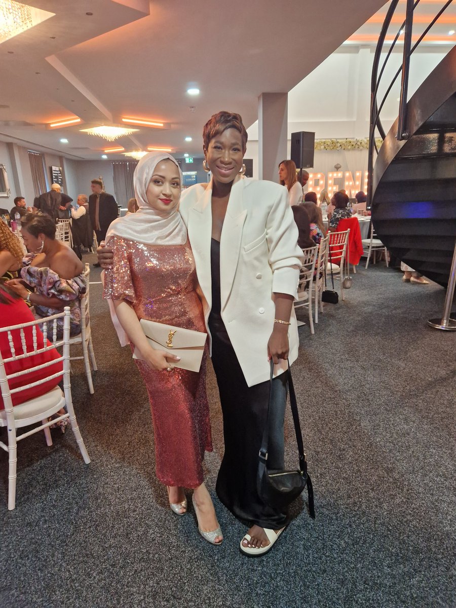 Sharm1n_Miah's tweet photo. @COREeducate @AbbyMorris_1 @Emily_Preece23 @jsclarke28 @MissTC19 @BibiChemistry @kanona_r And to have seen friends @MissEmzyBooBoo @huma_yaqub and @MrsRYasmeen congratulations! You have inspired young girls in our global majority community for as long as I can remember ❤
And to have finally met in person, the incredible, @diana_osagie 🥰 https://t.co/Od9iAgr4HU