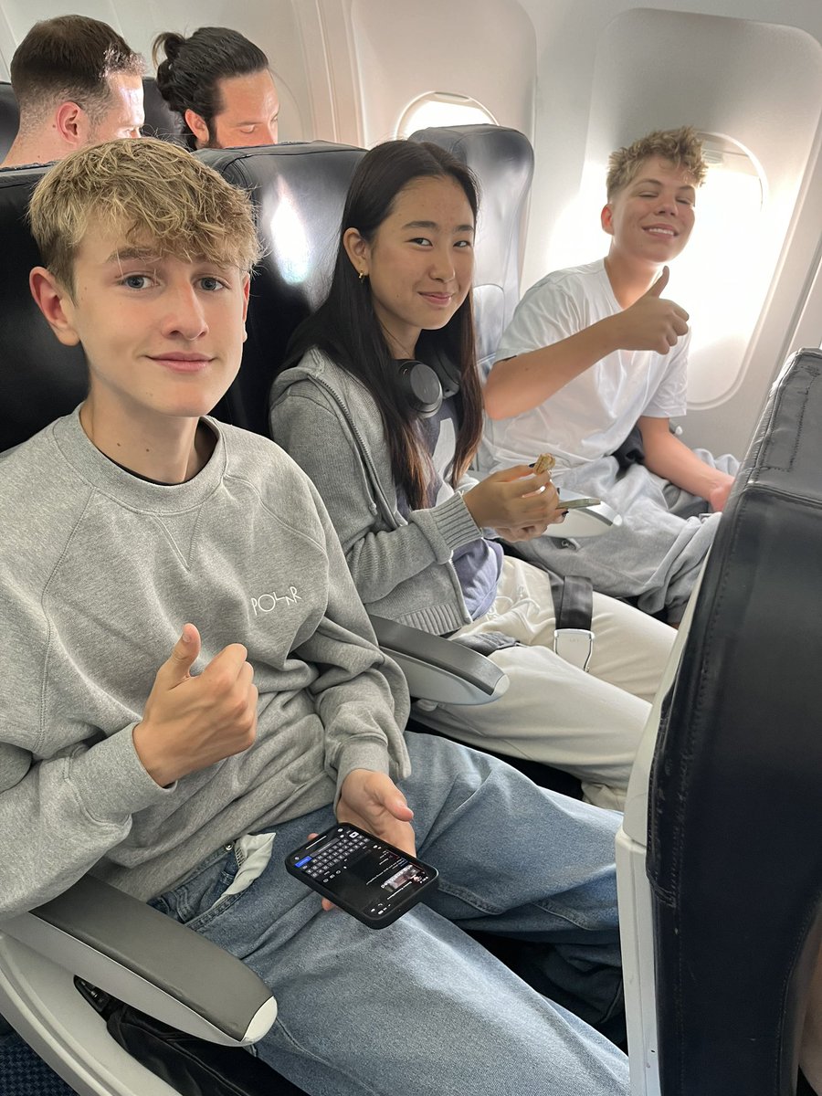 KewHouseMFL's tweet photo. All set for the return leg of the German Exchange 🇩🇪😎 Thank you @British_Airways for whizzing us over there! Bis bald @gymnasiumrutesheim
#KHSGerman #KHSLanguages https://t.co/sUSrpArDhg