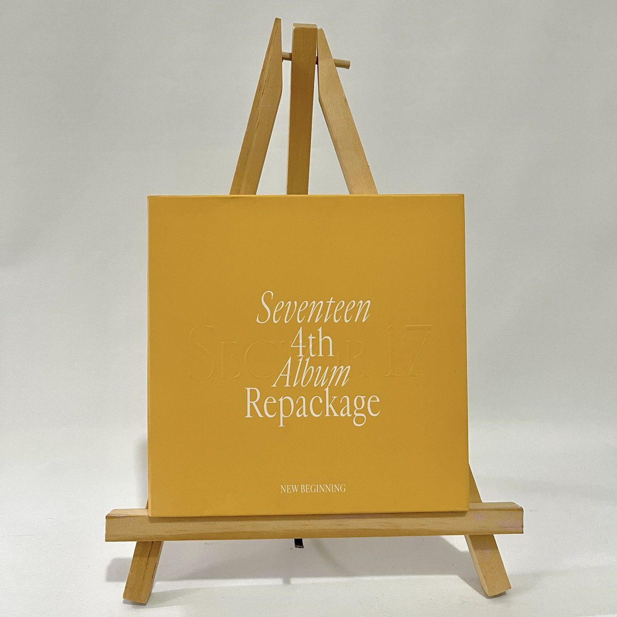 dkfundme's tweet photo. wts lfb ph • seventeen 4th album repackage (unsealed)

₱250

⟢ see 2nd photo for inclusions
⟢ box slightly discolored 
⟢ x sensitive buyer 
⟢ dm to buy! https://t.co/S0ROKJV6H7
