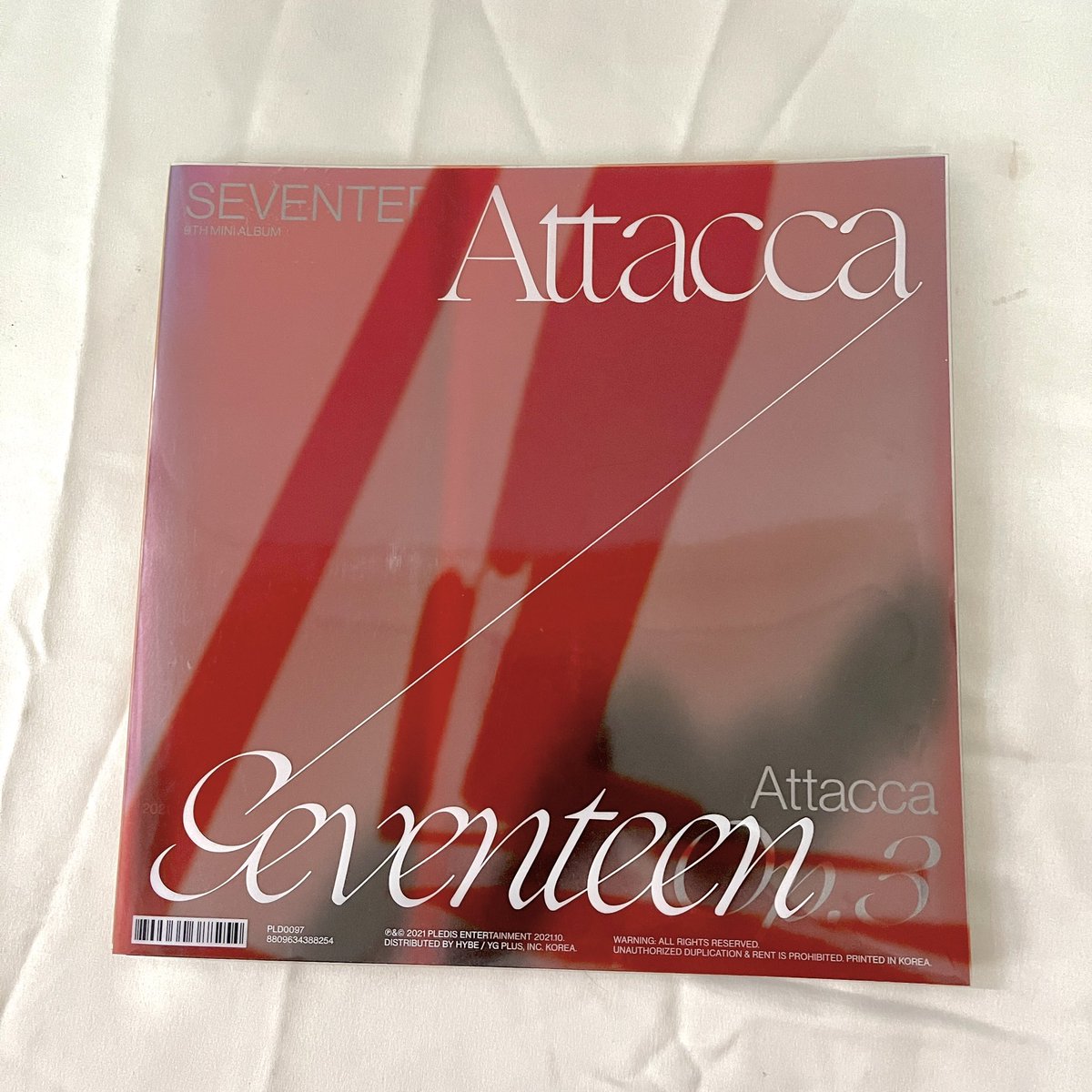 dkfundme's tweet photo. wts lfb ph • seventeen 9th mini album attacca photobook only

₱100 each

⟢ vocal unit only
⟢ op.1 slightly damaged 
⟢ x sensitive buyer 
⟢ can be used to make pc envelope/ticket envelope 
⟢ dm to buy! https://t.co/sHLMucM3x8