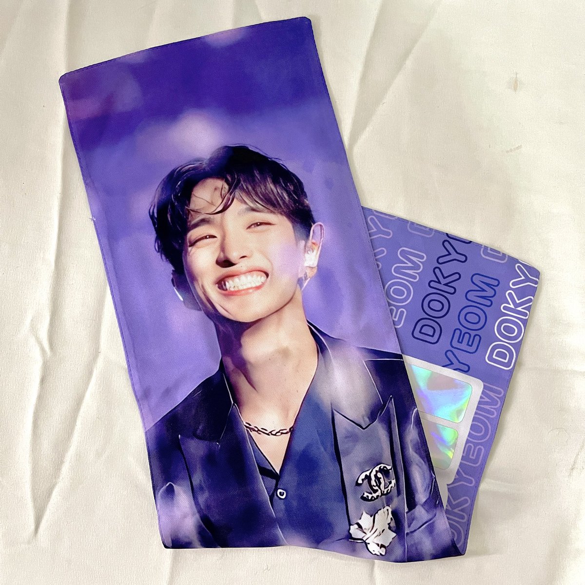 dkfundme's tweet photo. wts lfb ph • DK cloth banner 

₱250

⟢ holographic name
⟢ see 3rd photo for damage 
⟢ x sensitive buyer 
⟢ dm to buy! https://t.co/mlhd3BZQVj