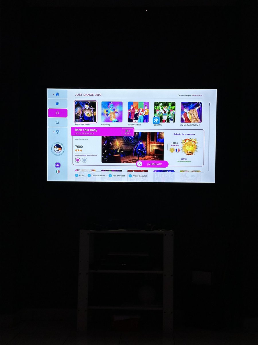 nayeeliamp's tweet photo. Si le dijiera a la nayelita de hace años que iba a tener un novio el cual iba amar just dance tanto como ella no me lo creeria💘 https://t.co/LLwC54FIKF