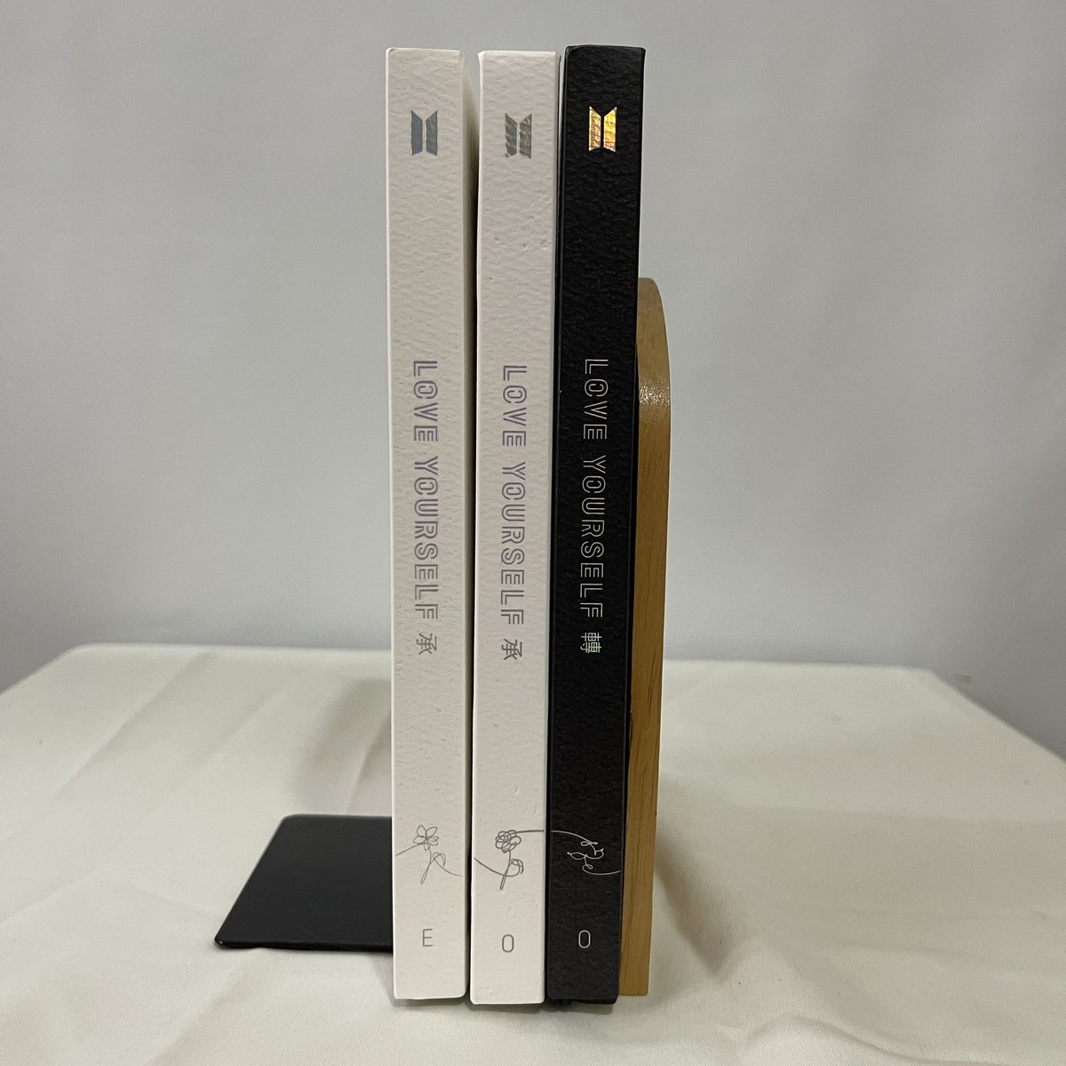 dkfundme's tweet photo. wts lfb ph • BTS Love Yourself album (unsealed) 

versions:
• Tear O
• Her O
• Her E

⟢ photobook and cd only
⟢ x sensitive buyer 
⟢ dm to buy! https://t.co/bL4r6kvwsc