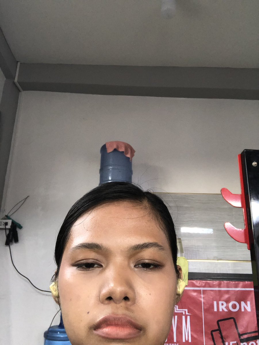 pnixuita's tweet photo. TANGINA BAT KO BA GINAGAWA TO SA KATAWAN KO, HINDI NAMAN AKO BROKEN POTAAA 😩😩 saket https://t.co/n97IDFvGPS