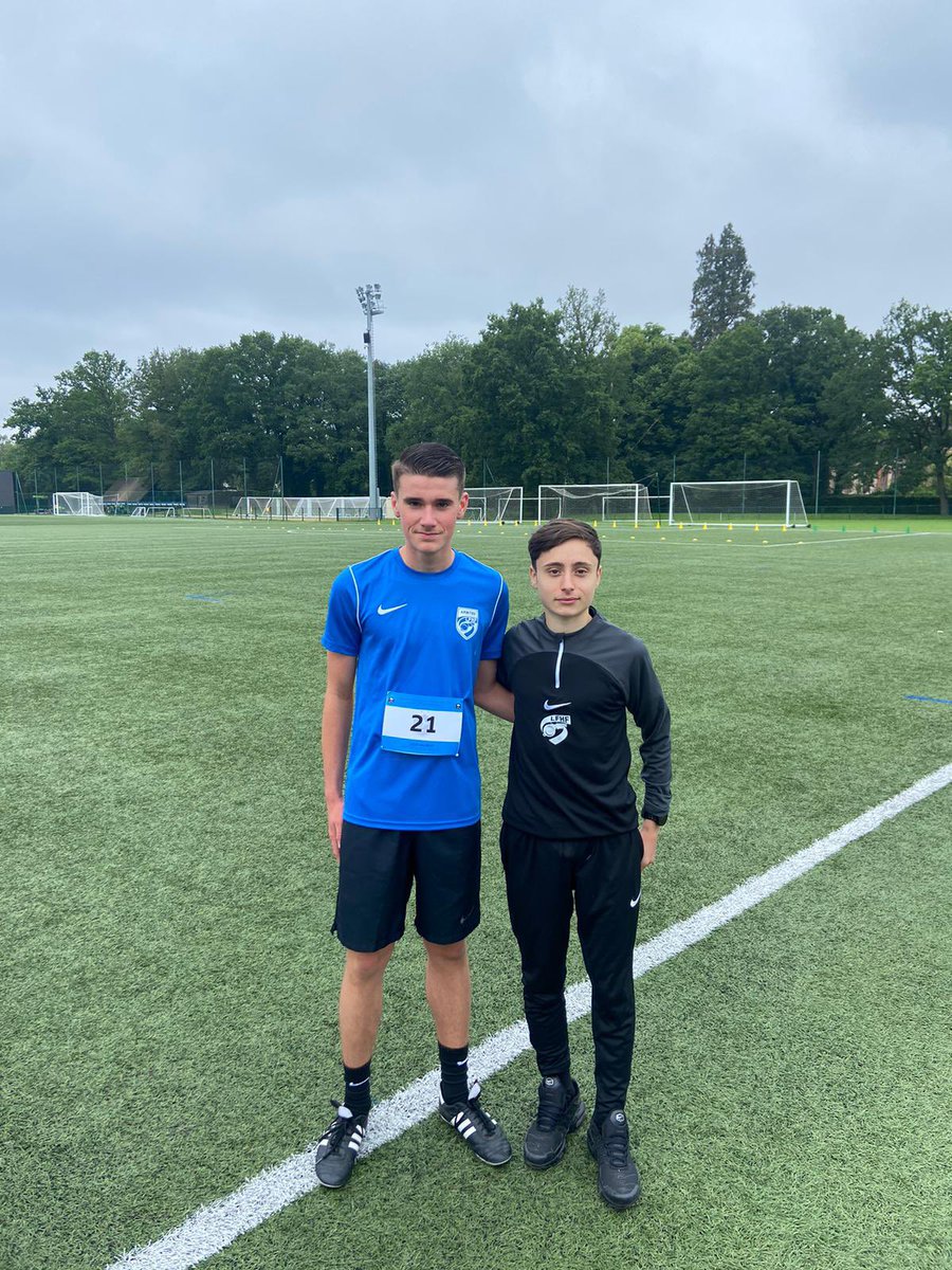 Mercredi lors du passage de la flamme olympique à Lens, nos 3 élèves arbitres ayant le titre de Jeune Officiel International <a href="/UNSS/">UNSS_National</a>, Louis, Lucas et Noah auront le privilège d’être dans la haie d’honneur lors de l’allumage de la vasque ! <a href="/Sports_gouv/">Ministère des Sports 🇫🇷</a> @ssfalens <a href="/unssacadlille/">UNSS Académie de Lille</a>