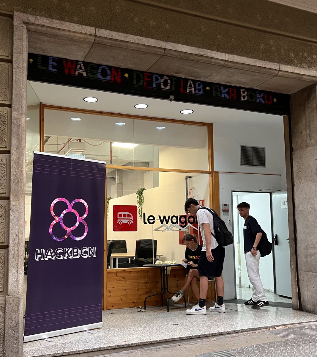 hackbarna's tweet photo. We are starting! 🚀✨
#hackbcn #hackathon #ai https://t.co/RqA2AENJiI