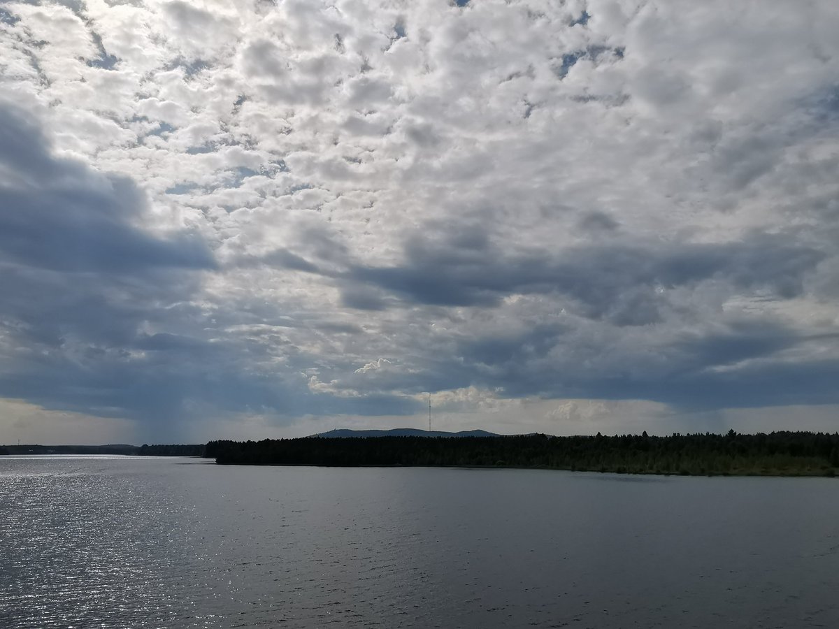 Aija_H's tweet image. Odottavat tunnelmat Vuokatissa. #ukkonen #sää #pilvi