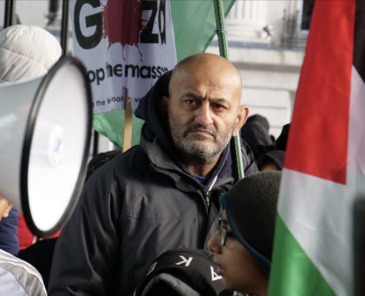 liam345's tweet image. So the bloke in the BBC QT audience,who accused @Nigel_Farage of being racist, turns out to be a far left pro Palestine supporter. Imagine my surprise 
Credit @UnmaskedAntifa for finding the pictures