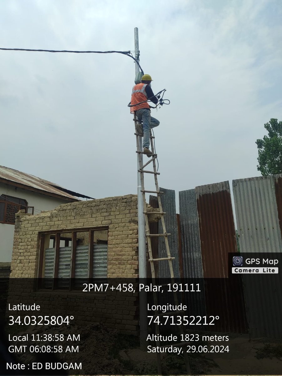SMDB box Installation in progress at📍 Paller Budgam Feeder JNV ESD Budgam ED Budgam under the Flagship of #RDSS loss reduction scheme.
<a href="/diprjk/">Information & PR, J&K</a>