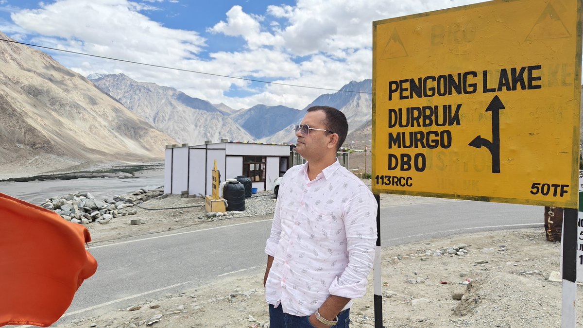 rishhikesh's tweet image. Indian Army Tank Stuck in #Shyok River, Five Personnel Lose Lives in Eastern Ladakh

On June 28, during a deinduction from a military training activity, an army tank became trapped in the Shyok River near Saser Brangsa, Eastern Ladakh, due to a sudden increase in water level.