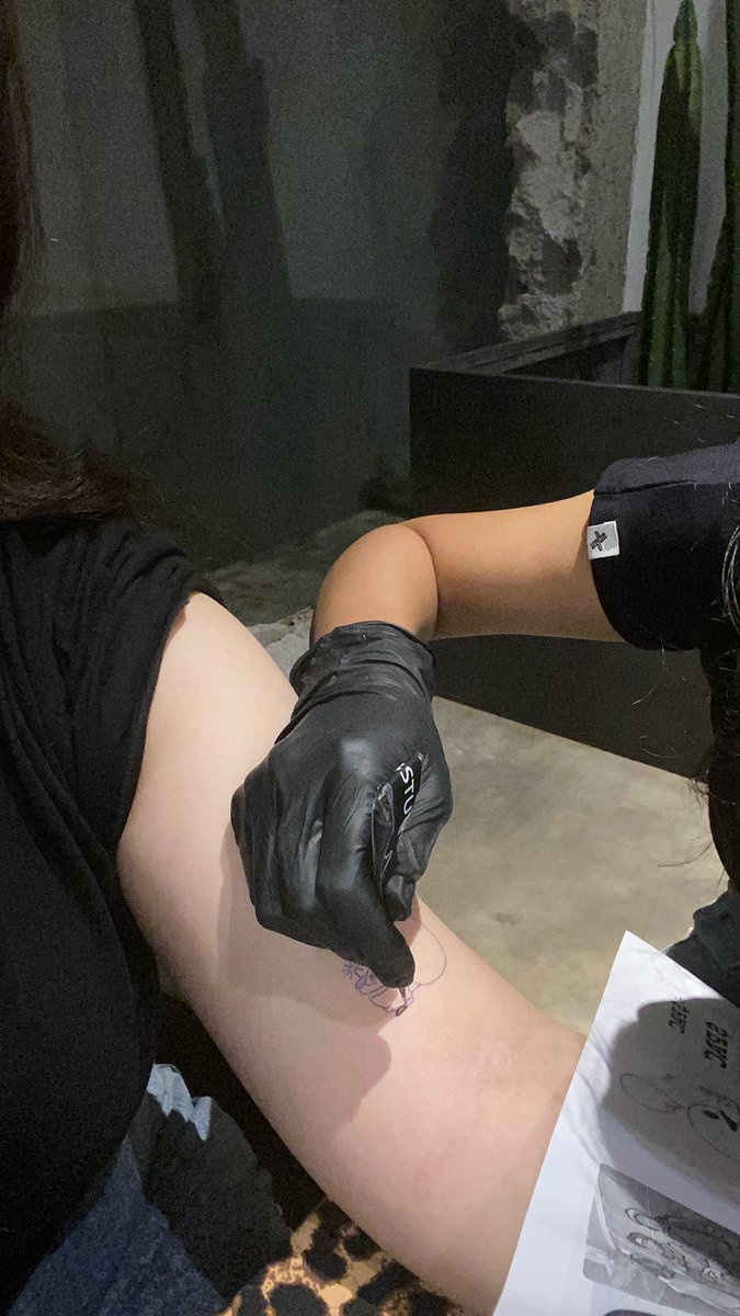 0xKrystall's tweet photo. We made @pacmoon_ @Pacnub $PAC temporarry tattos 🫣
🙌🏻 PACMOON IS A HYPE  🙌🏻
Leggo PAC to the MOON! 🚀 https://t.co/GSyvNba7SM