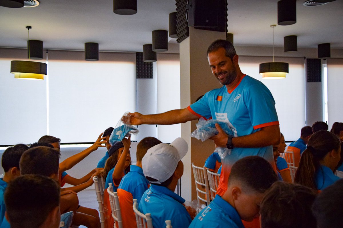 🔆 Hoy celebramos un gran día para nuestros menores en Alicante: JORNADA DE TECNIFICACIÓN NACIONAL

📍Sportclub Alicante

#PadelCV #MenoresPadelCV
