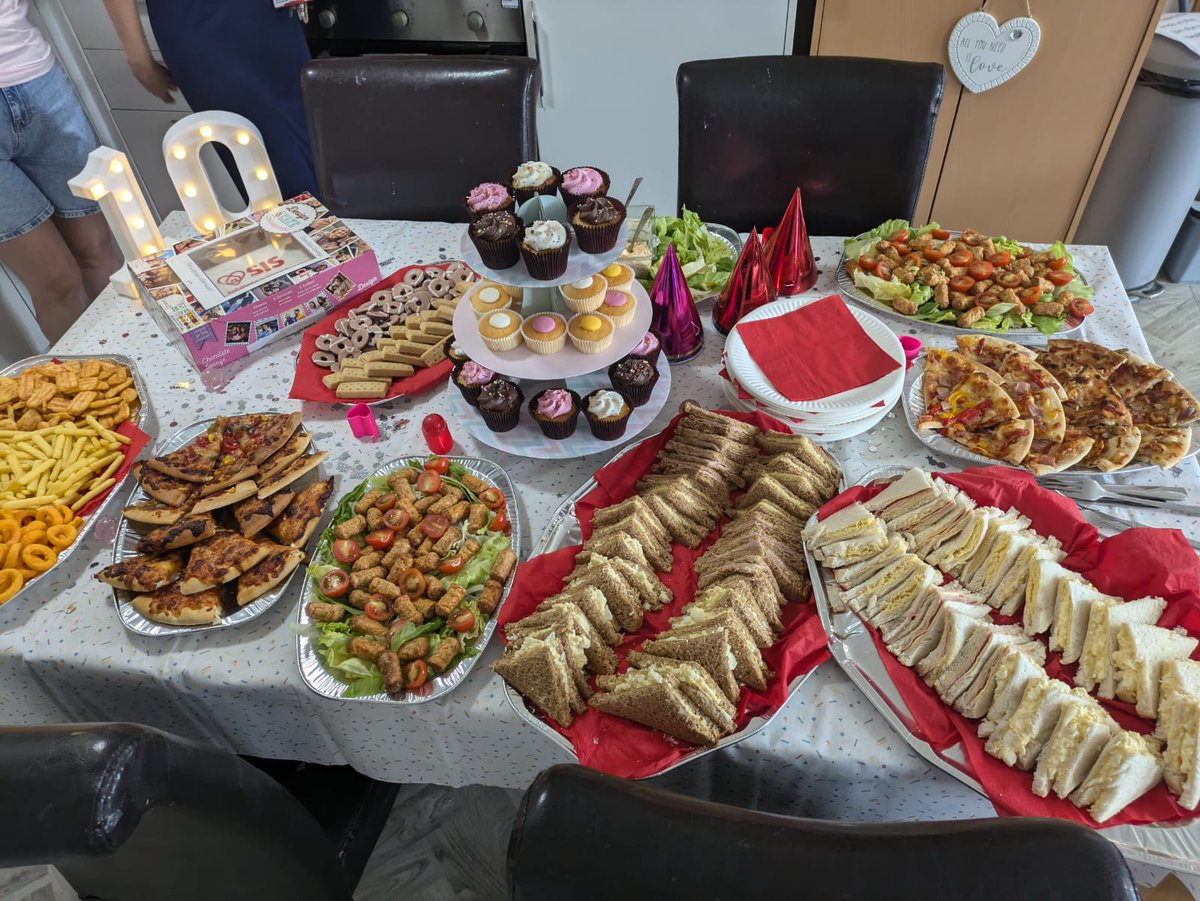 SIS_Dane_House tweet media