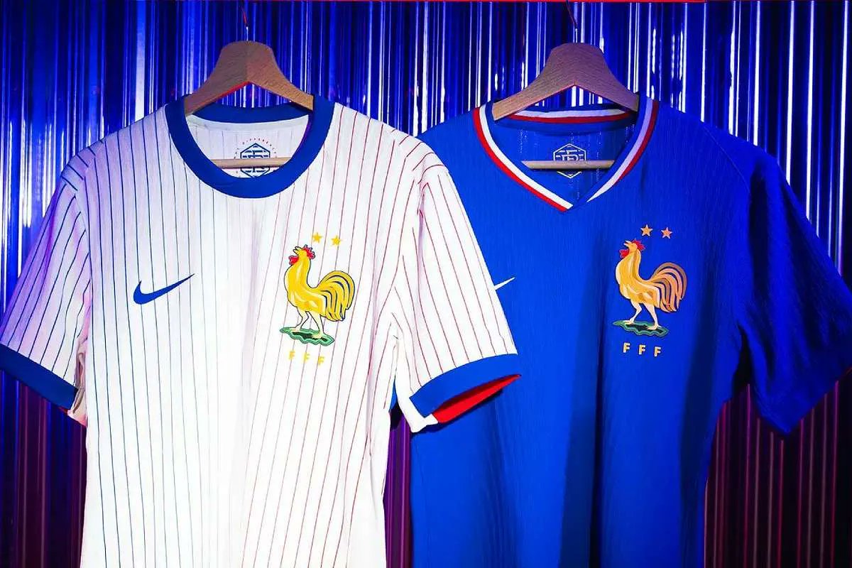 footinsidefr's tweet photo. Stadium vs Authentique : Quelle différence entre les maillots Nike de l'Équipe de France ?
https://t.co/iei8GEMdUx
#FFF #NikeFootball #MaillotdeFoot #Euro2024 https://t.co/7b3kGmQkhr